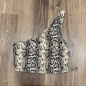 One sleeve animal print crop top